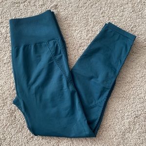 Fabletics Seamless Capri Leggings